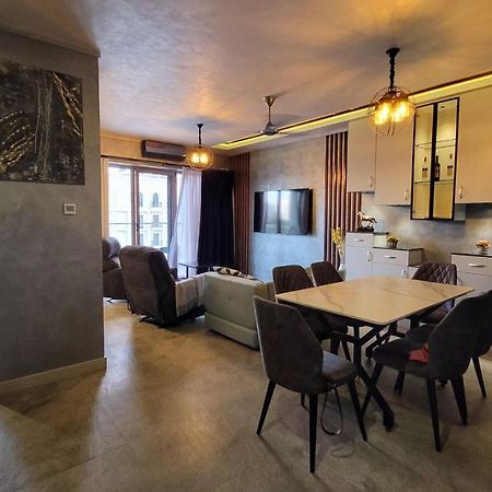 Ultralux 75 Apartment Tasjkent Buitenkant foto