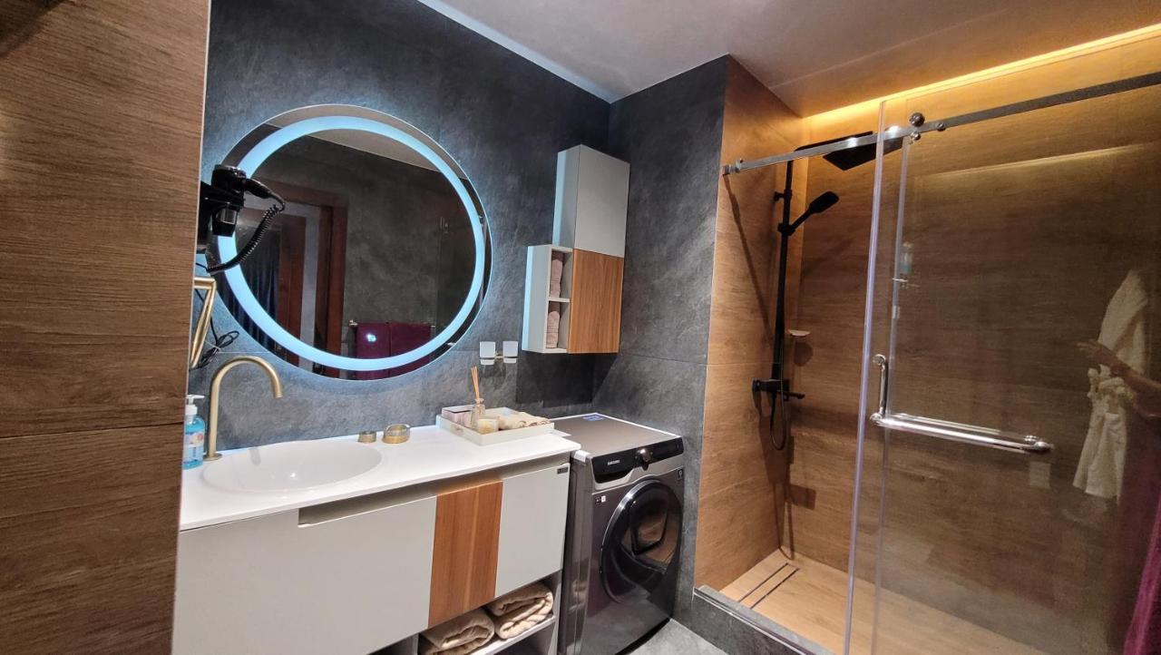 Ultralux 75 Apartment Tasjkent Buitenkant foto