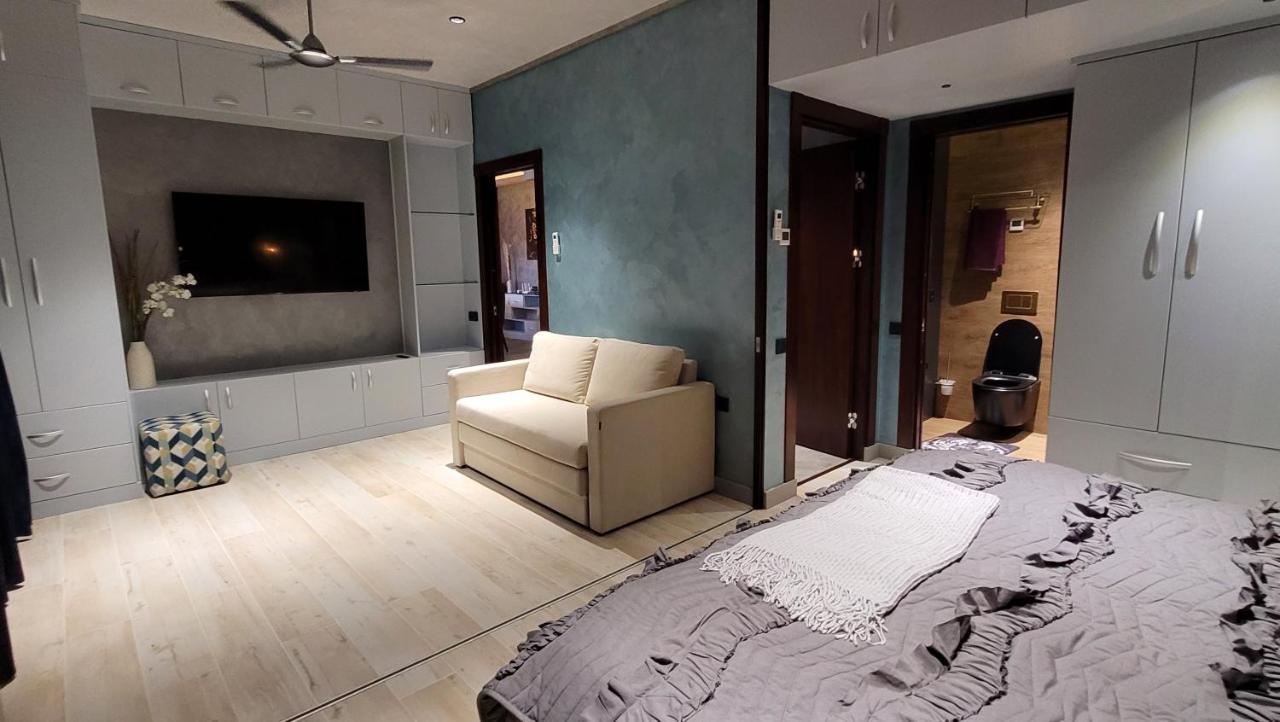 Ultralux 75 Apartment Tasjkent Buitenkant foto